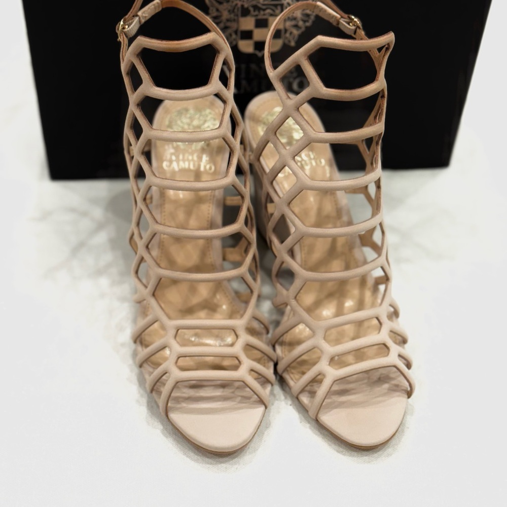 Vince Camuto VC-Naveena Women's Heels Color Nude Nubuck - Picture 2 of 12